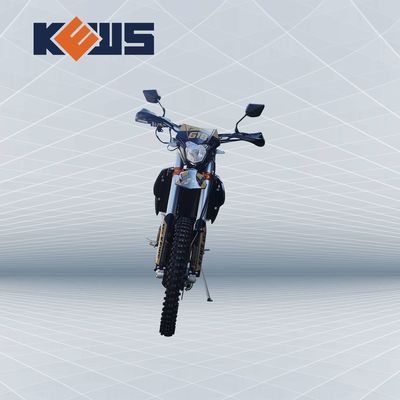 Xe máy màu đen bằng vàng Nhãn dán 300CC Euro 4 Xe máy NC300S trên xe đạp địa hình