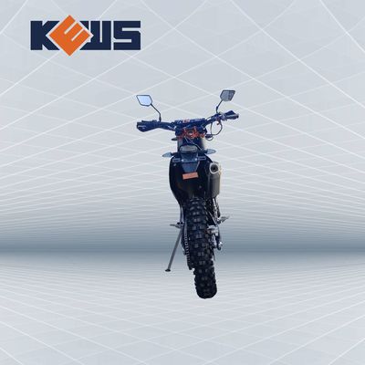 Xe máy màu đen bằng vàng Nhãn dán 300CC Euro 4 Xe máy NC300S trên xe đạp địa hình