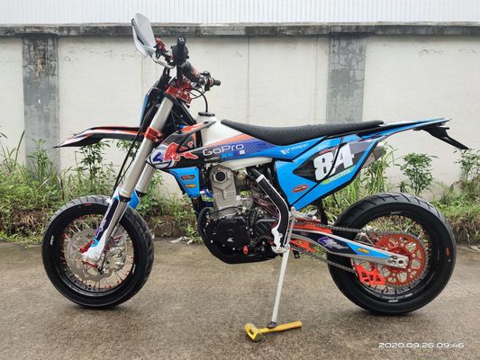 Động cơ 4 thì làm mát bằng nước NC450 Super Motard Motorcycles Supermoto Bikes