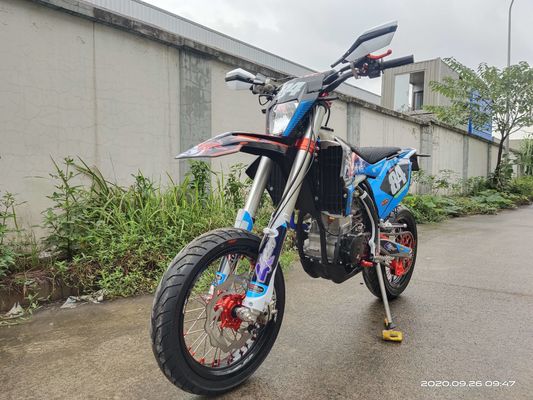 Động cơ 4 thì làm mát bằng nước NC450 Super Motard Motorcycles Supermoto Bikes