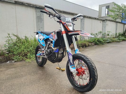 Động cơ 4 thì làm mát bằng nước NC450 Super Motard Motorcycles Supermoto Bikes