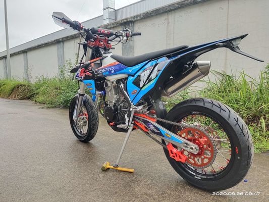 Động cơ 4 thì làm mát bằng nước NC450 Super Motard Motorcycles Supermoto Bikes