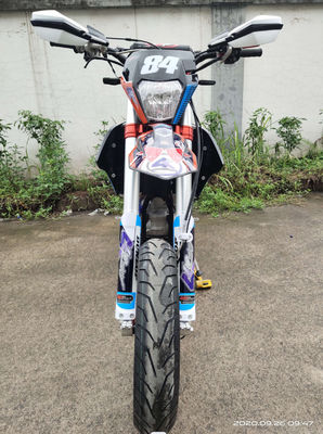 Động cơ 4 thì làm mát bằng nước NC450 Super Motard Motorcycles Supermoto Bikes