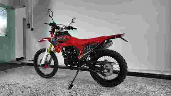 KEWS SE250 Four Stroke Motocross 250CC Motorcycle with 223ML Piston Displacement 15/8500 Maximum Power and 19/6500 Maximum Torque