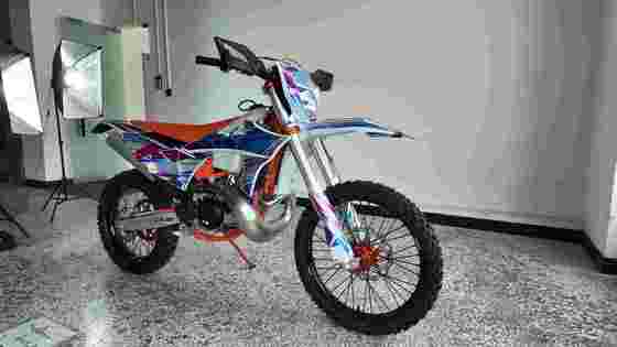 KEWS 1E72MN XFH300 2 Stroke Enduro Motorcycle with 290ML Piston Displacement and 38.6KW Maximum Power