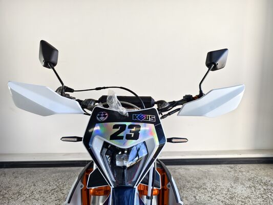 KEWS k23 R-edition Động cơ Enduro 4 Takt với 21,0 kW Điện năng 25,0 N * m Động lực tối đa và tốc độ tối đa 140 km / h