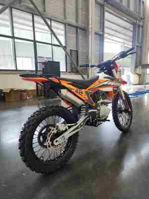 KEWS 175FMN PR300 4T Enduro / Motocross Motorcycle với động cơ PR300 271.3ML Piston Displacement và Electric Starter
